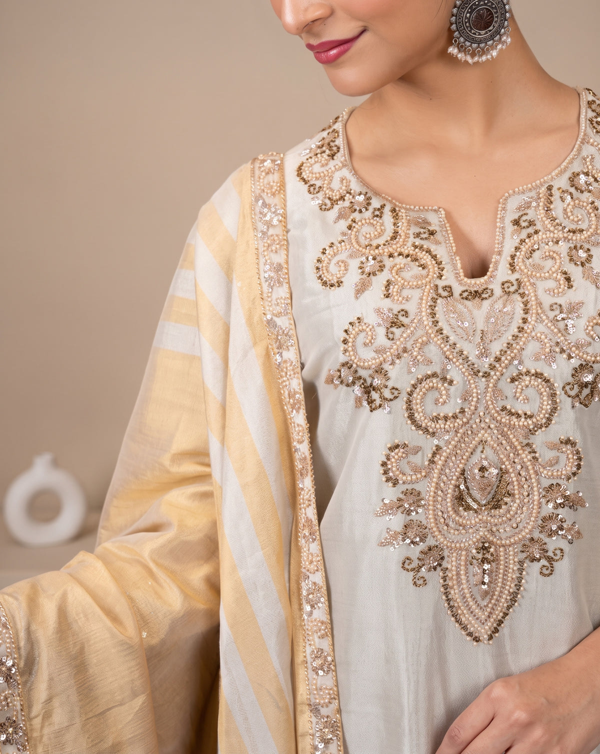 Riwaayat: silver grey embroidered suit set, view 5